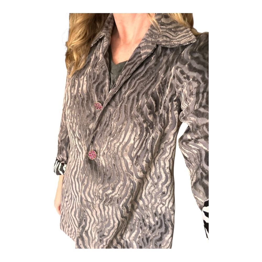 3 Sisters animal print jacket pink stone buttons Size Large - Picture 3 of 10